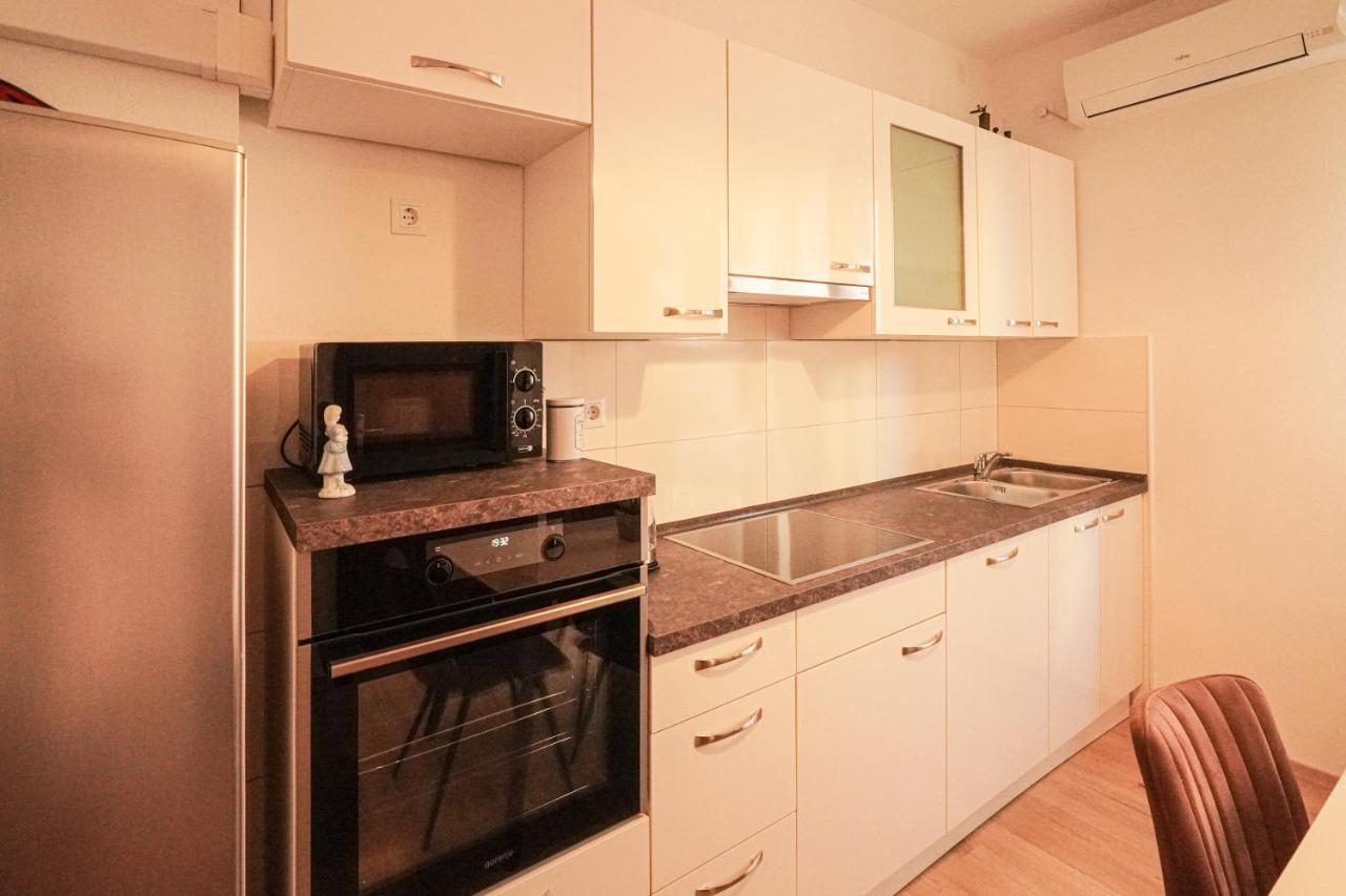 Appartement Tranquil Urban Escape à Split Extérieur photo