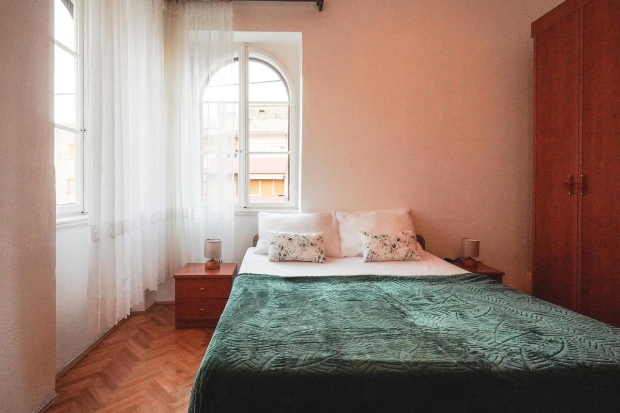 Appartement Tranquil Urban Escape à Split Extérieur photo