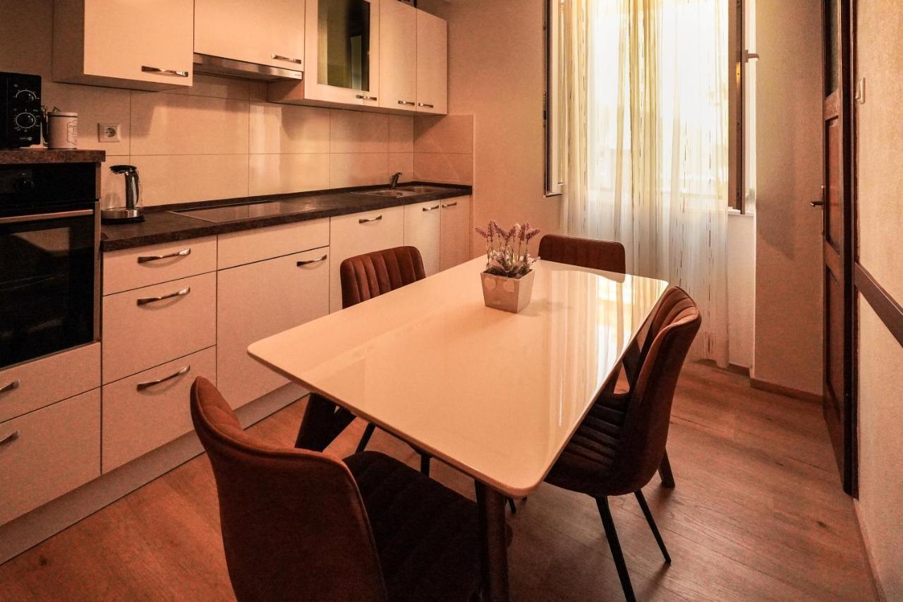 Appartement Tranquil Urban Escape à Split Extérieur photo
