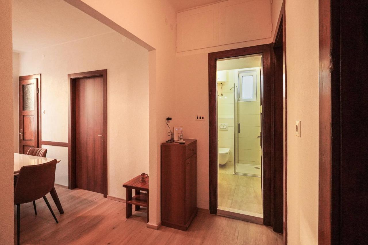 Appartement Tranquil Urban Escape à Split Extérieur photo